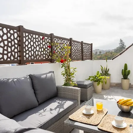 Lightbooking Atico Bencomo Apartment